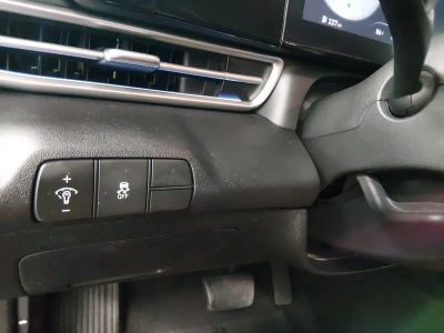 2024 Hyundai Elantra — photo 13 view
