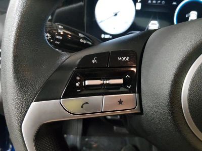 2024 Hyundai Elantra — photo 12 view