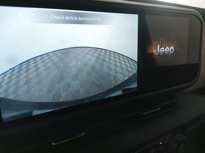 2025 Jeep Wrangler — photo 16 view
