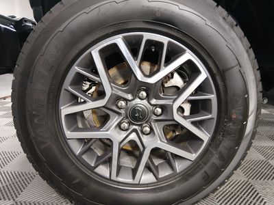 2025 Jeep Wrangler — photo 10 view