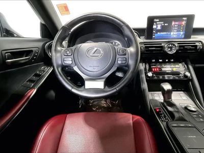 2023 LEXUS IS - Photo 4