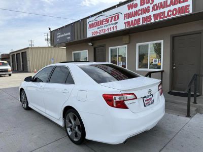 2014 Toyota Camry - Photo 5