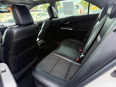 2014 Toyota Camry - Photo 13