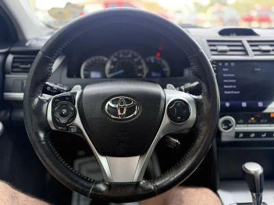 2014 Toyota Camry - Photo 18