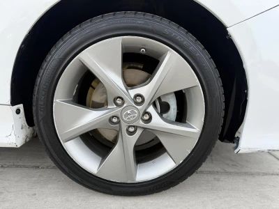2014 Toyota Camry - Photo 10