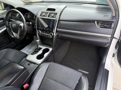 2014 Toyota Camry - Photo 15