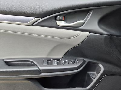 2018 Honda Civic — photo 14 view