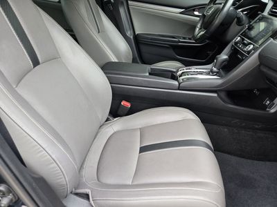 2018 Honda Civic — photo 9 view