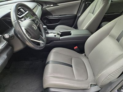2018 Honda Civic — photo 8 view
