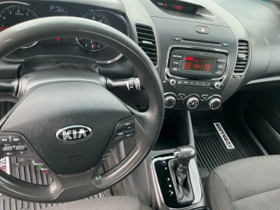 2018 Kia Forte - Photo 14