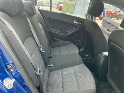 2018 Kia Forte - Photo 18