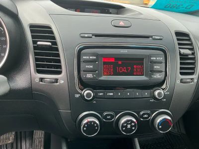 2018 Kia Forte - Photo 11