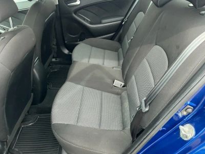 2018 Kia Forte - Photo 16