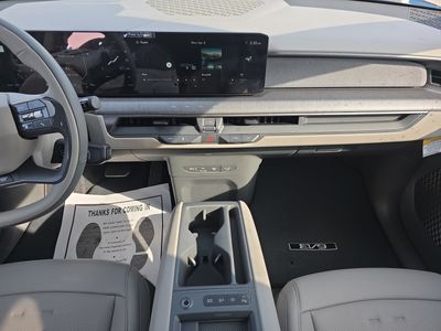 2026 Kia EV9 — photo 13 view