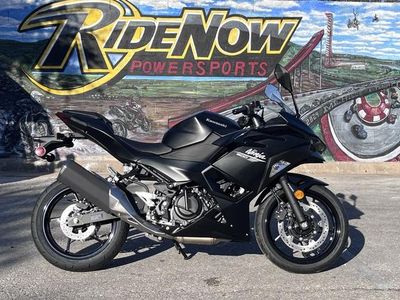 2026 Kawasaki Ninja 500 Metallic Flat Spark Black in Metallic Flat Spark Black/Metallic Spark Black — front three-quarter view