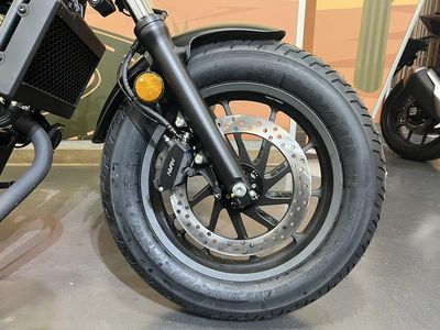2026 Honda Rebel 300 - Photo 11
