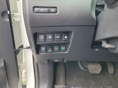 2019 Nissan Rogue — photo 16 view