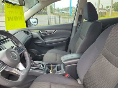 2019 Nissan Rogue — photo 14 view