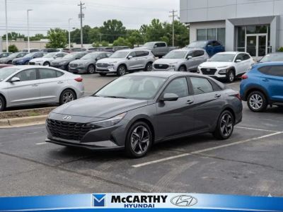 2025 Hyundai Elantra - Photo 1