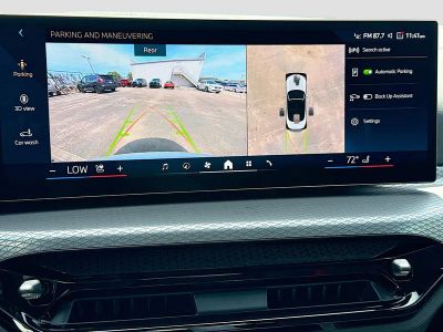 2027 BMW 4 Series — photo 32 view