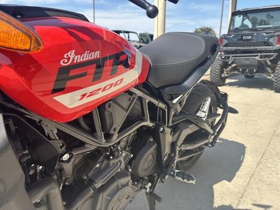 2024 Indian Motorcycle FTR Indy Red/Black — photo 12 view