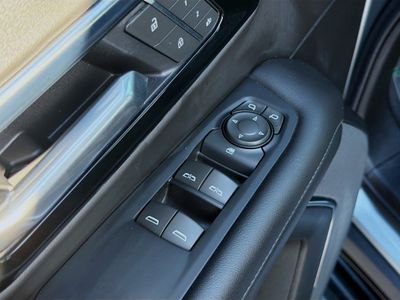2025 Chevrolet Tahoe - Photo 23