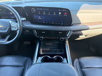 2025 Chevrolet Tahoe - Photo 19