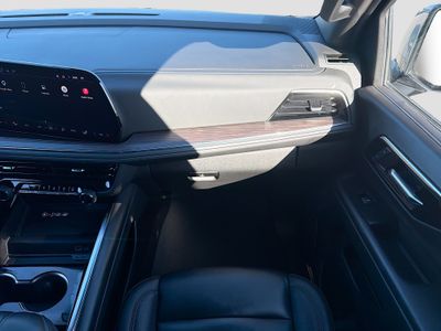 2025 Chevrolet Tahoe - Photo 18