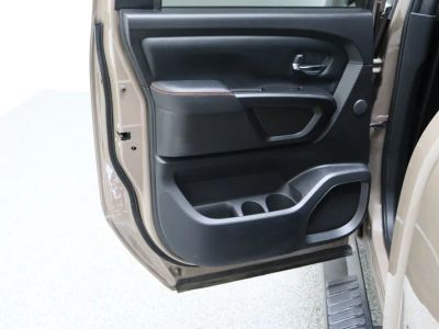 2022 Nissan Titan 4WD - Photo 29
