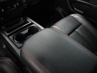 2022 Nissan Titan 4WD - Photo 17