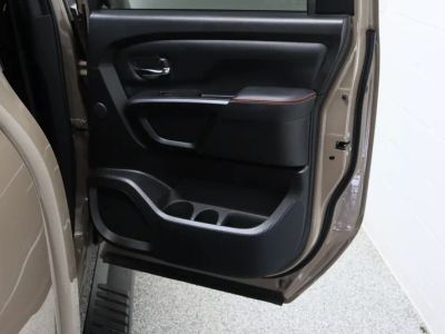 2022 Nissan Titan 4WD - Photo 37
