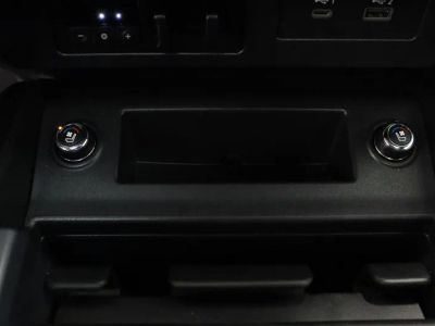2022 Nissan Titan 4WD - Photo 23