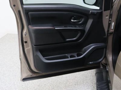 2022 Nissan Titan 4WD - Photo 12