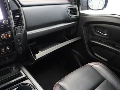 2022 Nissan Titan 4WD - Photo 25