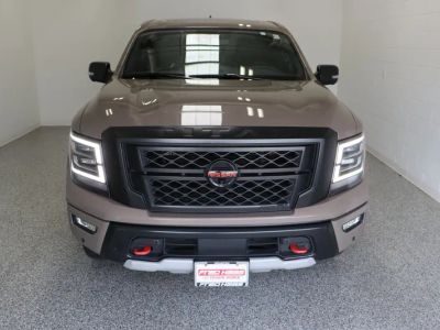 2022 Nissan Titan 4WD - Photo 3