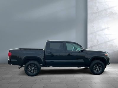 2023 Toyota Tacoma — photo 7 view
