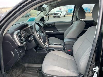 2023 Toyota Tacoma — photo 9 view