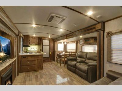 2018 Keystone RV Cougar X-Lite — front three-quarter view