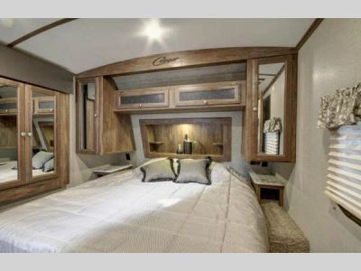 2018 Keystone RV Cougar X-Lite — interior view