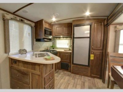 2018 Keystone RV Cougar X-Lite — rear three-quarter view