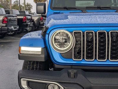 2026 Jeep Wrangler — photo 8 view