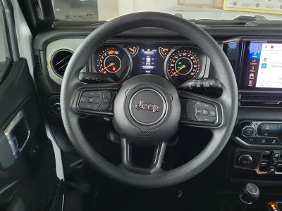 2026 Jeep Wrangler — photo 13 view