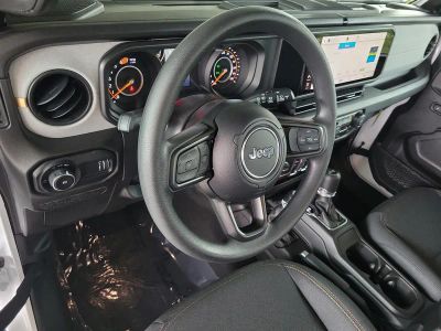 2026 Jeep Wrangler — photo 17 view
