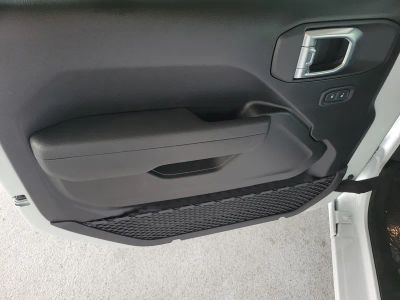 2026 Jeep Wrangler — photo 15 view