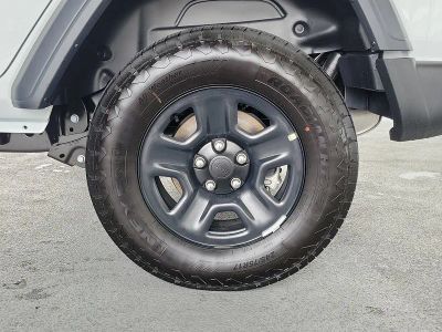 2026 Jeep Wrangler — photo 7 view