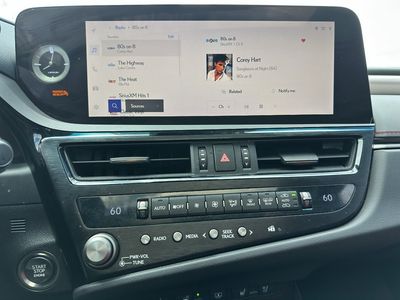 2023 Lexus ES 350 - Photo 15