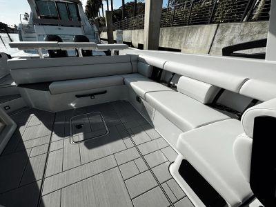 2024 Aviara AV36 Outboard - Photo 14