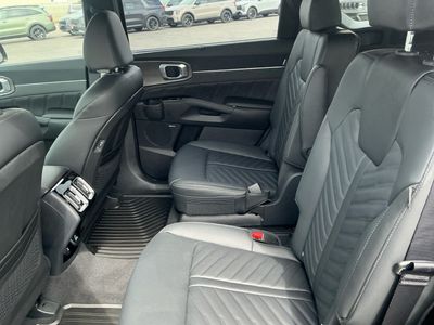 2026 Kia Sorento — photo 17 view