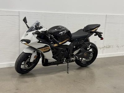 2026 Kawasaki Ninja ZX-6R - Photo 9