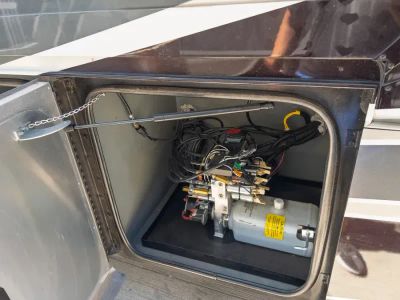 2017 Tiffin ALLEGRO — photo 30 view
